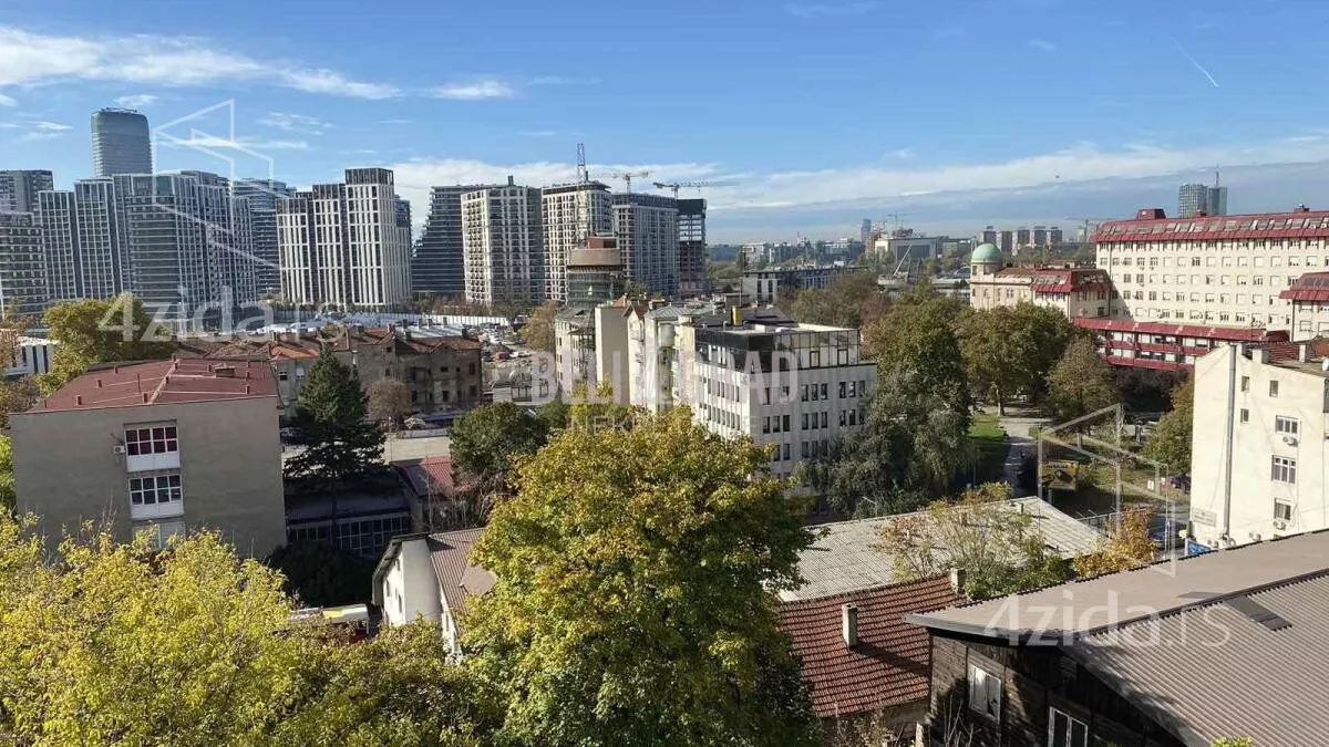 Šestosoban stan | 4zida