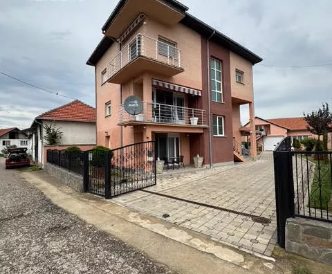 3-etažna kuća | 4zida