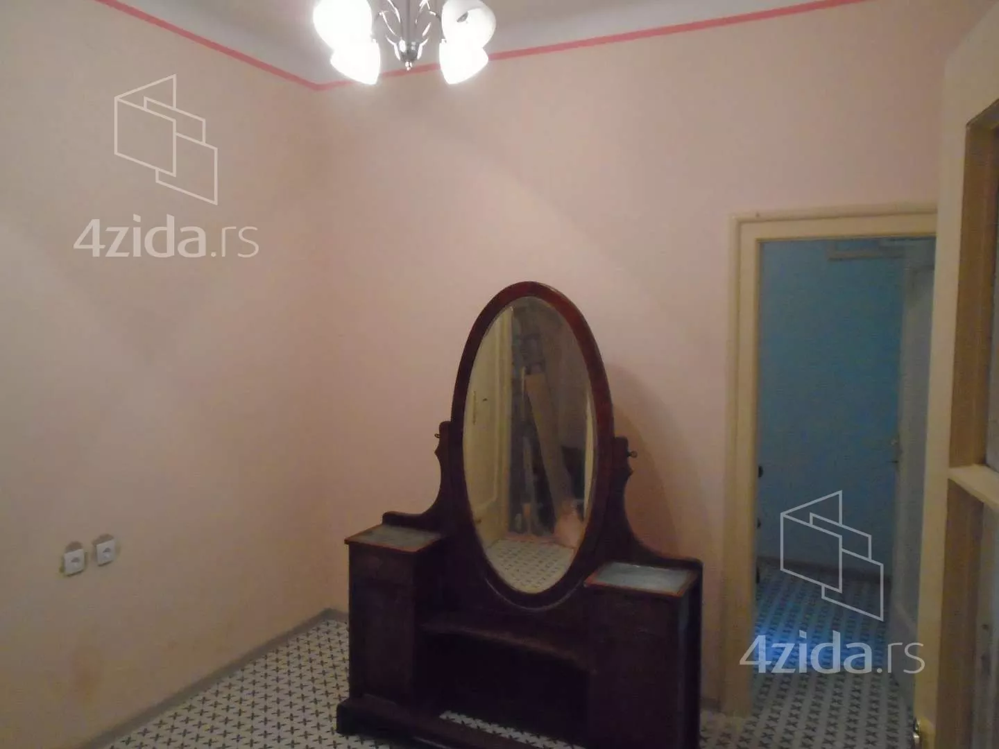 Četvoroiposoban stan | 4zida