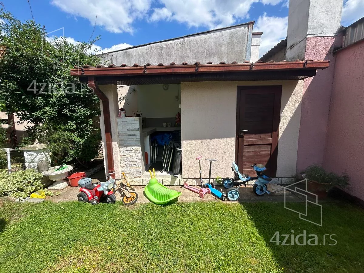 3-etažna kuća | 4zida