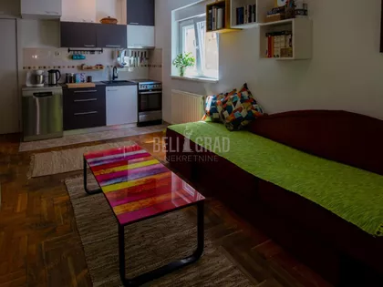 Petra Škundrića | 4zida.rs