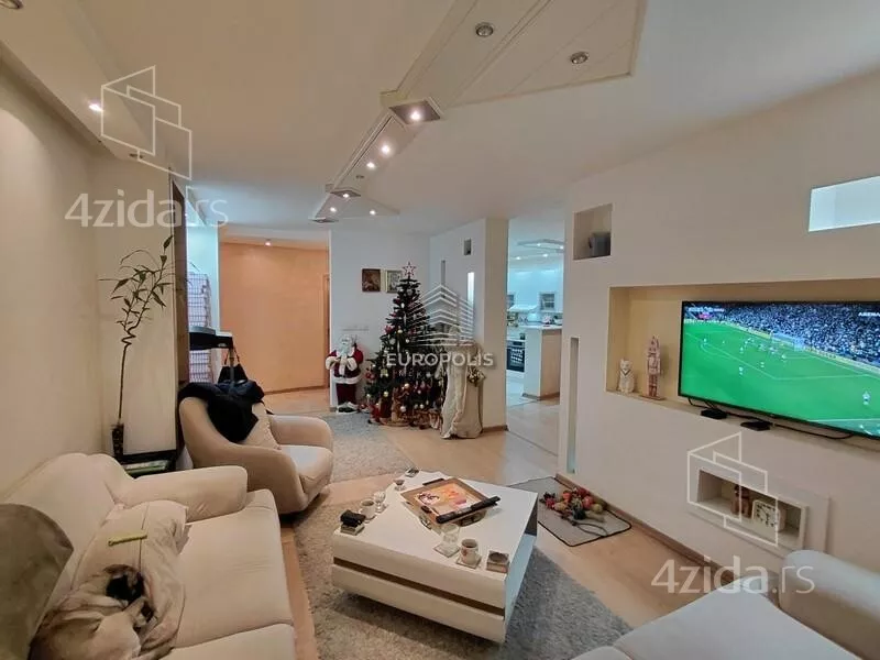 Četvoroiposoban stan | 4zida