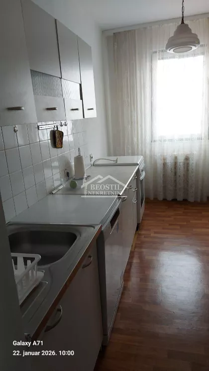 Karađorđev Trg | 4zida.rs