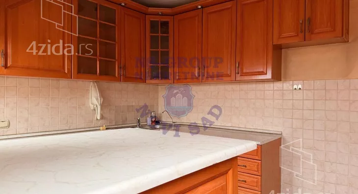 Petosoban stan | 4zida