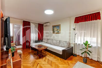 Trg 14. oktobra | 4zida.rs