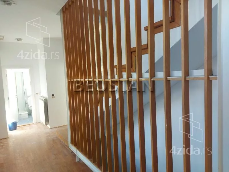 Šestosoban stan | 4zida