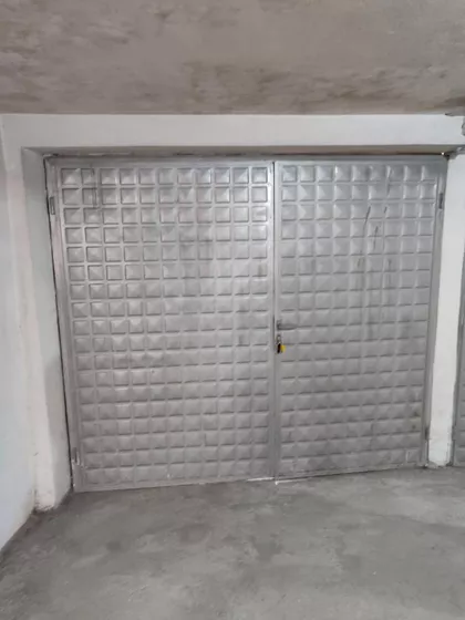 Crveni Pevac | 4zida.rs