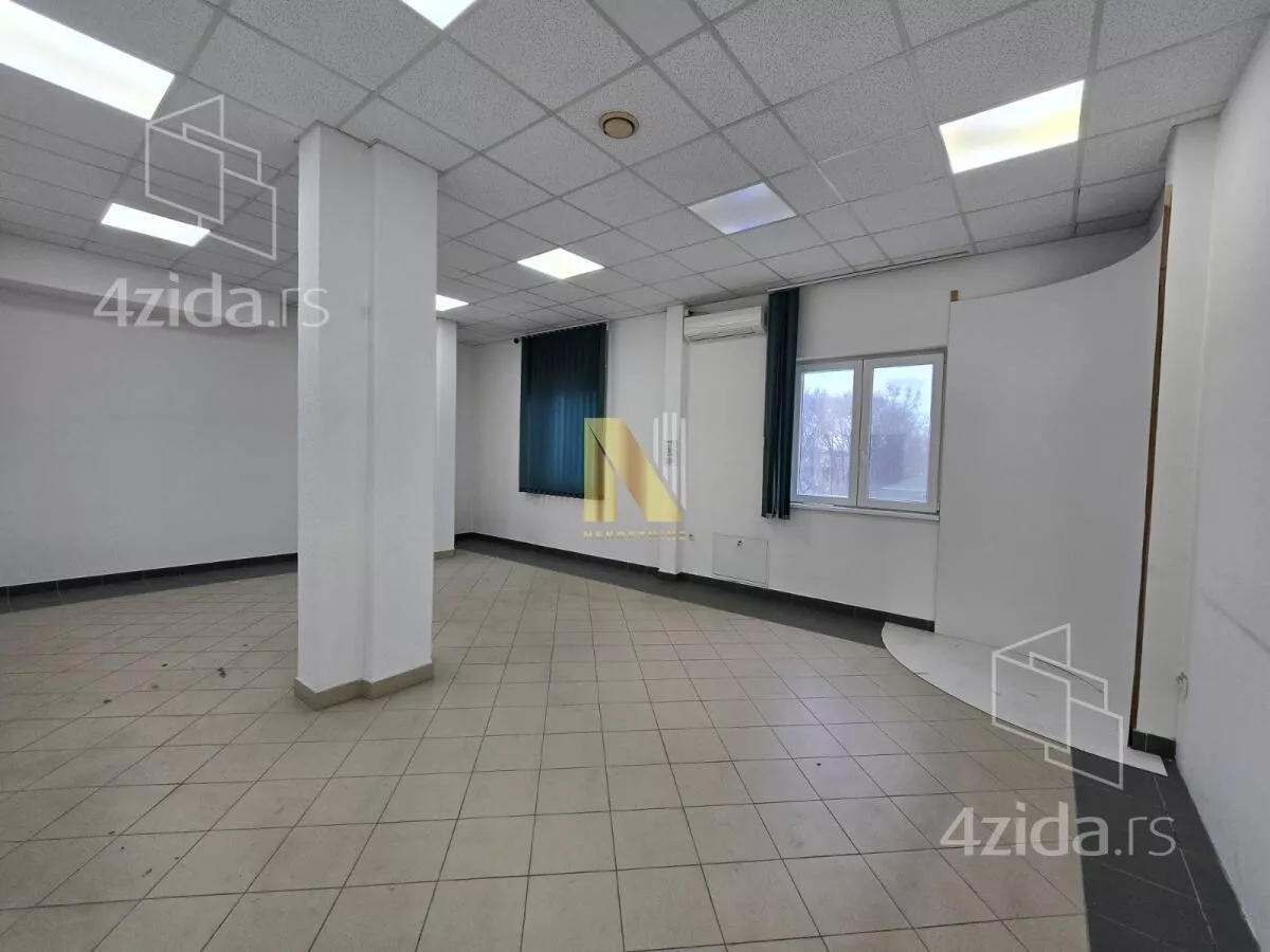 Poslovna zgrada | 4zida