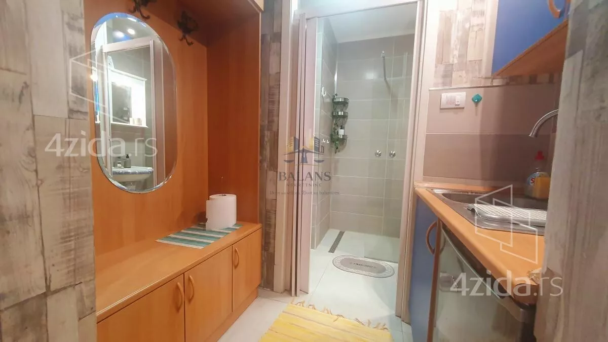 Petosoban stan | 4zida