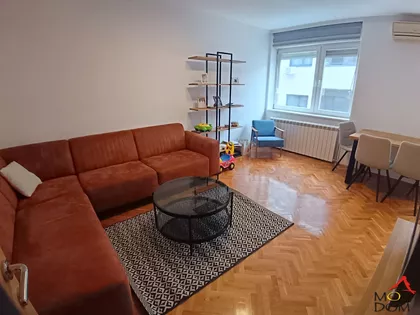 Cara Dušana | 4zida.rs