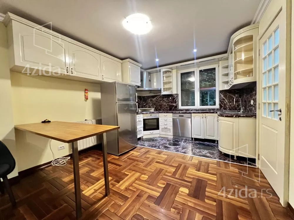 4-etažna kuća | 4zida