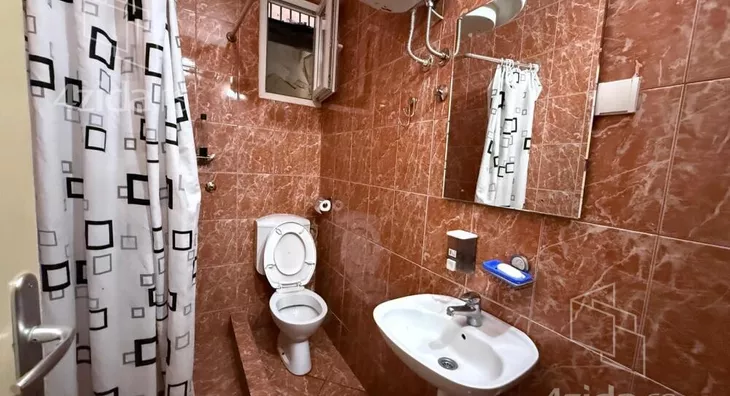 Šestoiposoban stan | 4zida