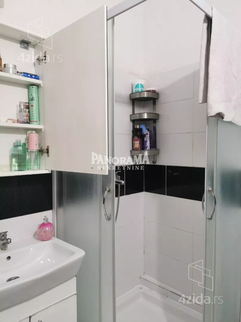 Četvoroiposoban stan | 4zida