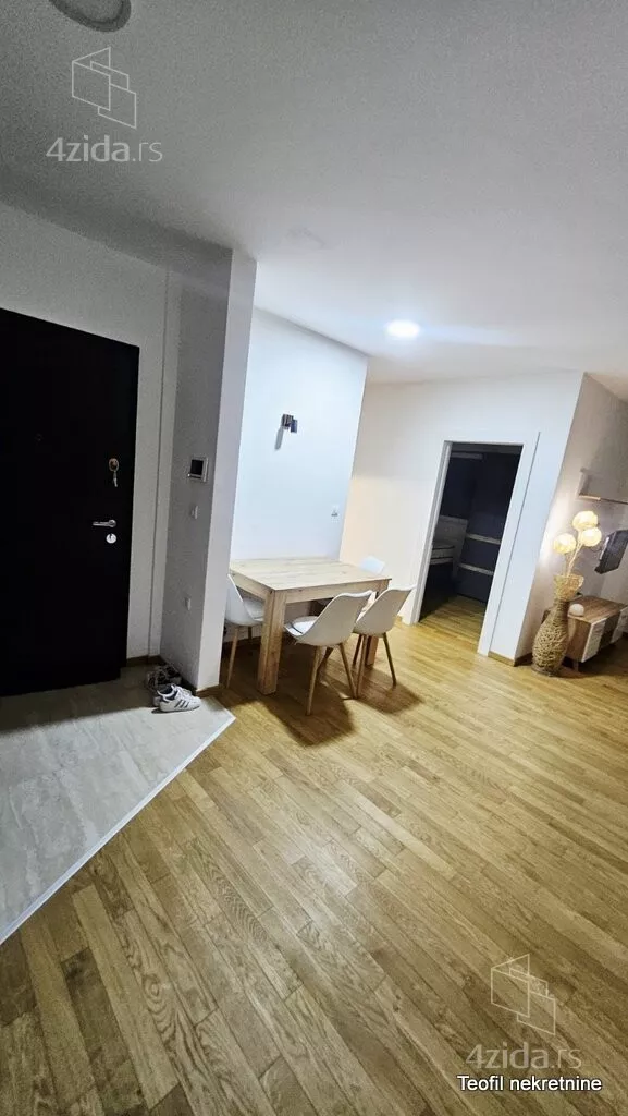 Troiposoban stan | 4zida