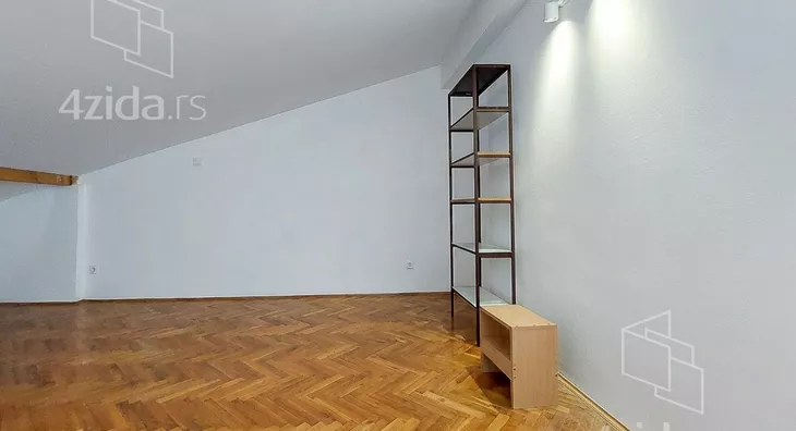 Šestosoban stan | 4zida