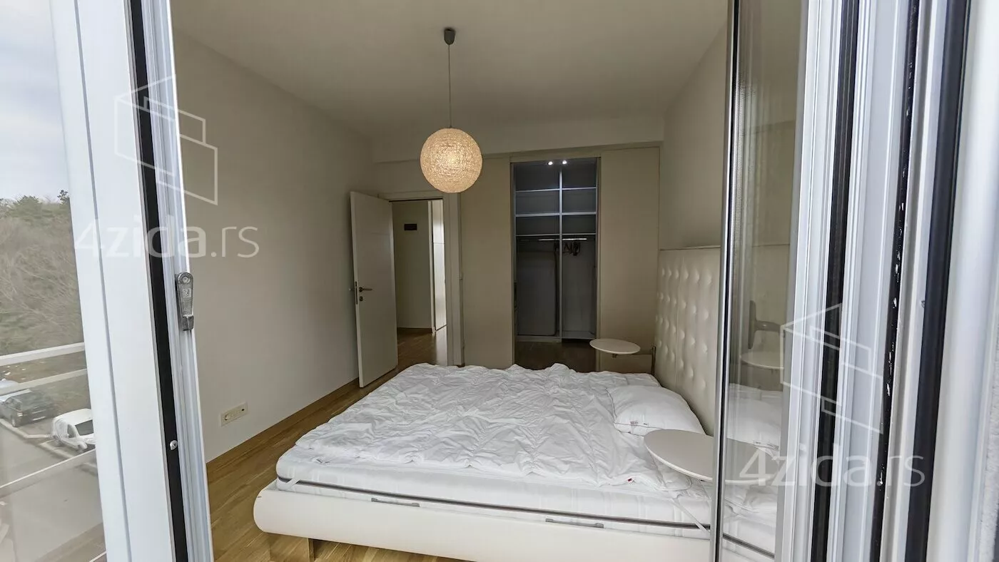 Četvoroiposoban stan | 4zida