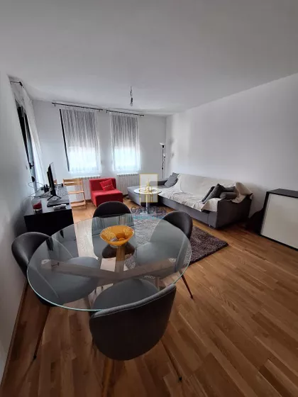 Pavla Labata | 4zida.rs