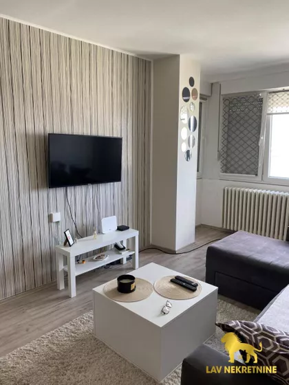 BRAĆE DRONJAK | 4zida.rs