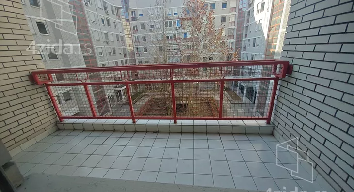 Petosoban stan | 4zida