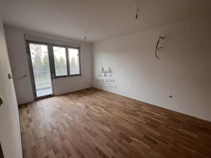 Stari Banovci | 4zida.rs