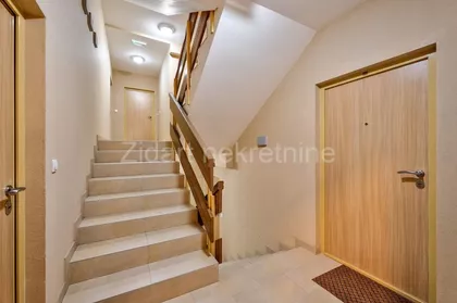 Krfska | 4zida.rs
