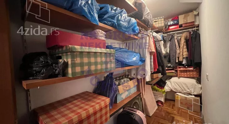 Četvoroiposoban stan | 4zida