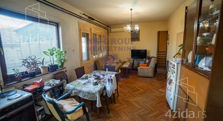 Sedmosoban stan | 4zida