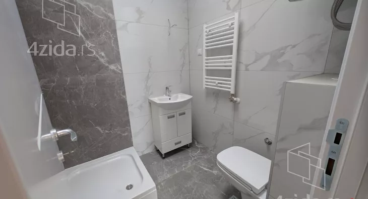 Šestosoban stan | 4zida