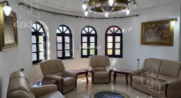 Poslovna zgrada | 4zida