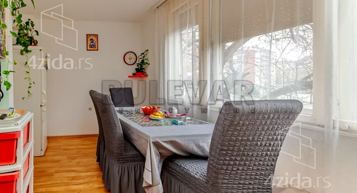 Troiposoban stan | 4zida