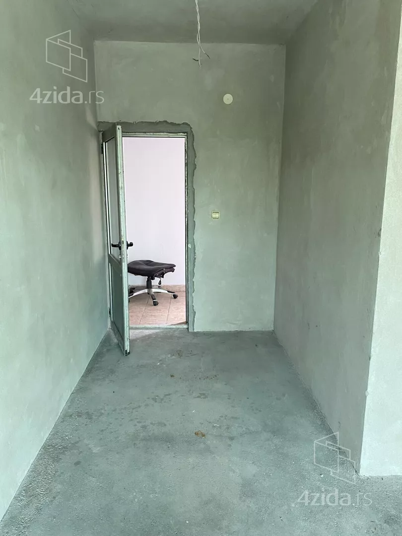 Lokal | 4zida