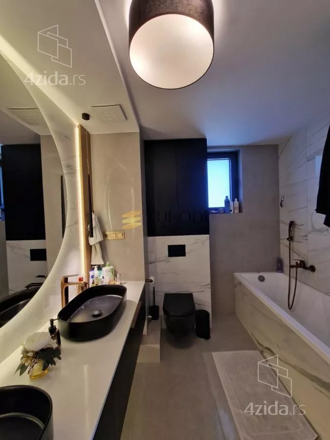 Petosoban stan | 4zida