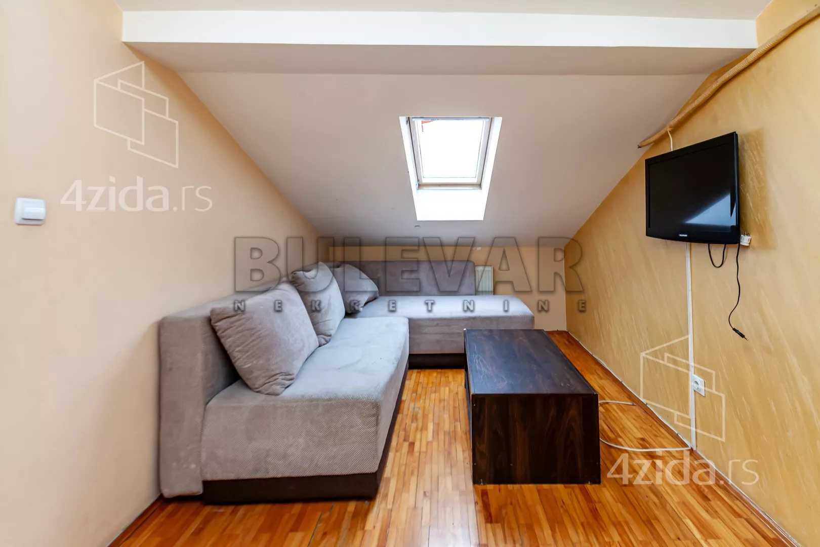 Troiposoban stan | 4zida