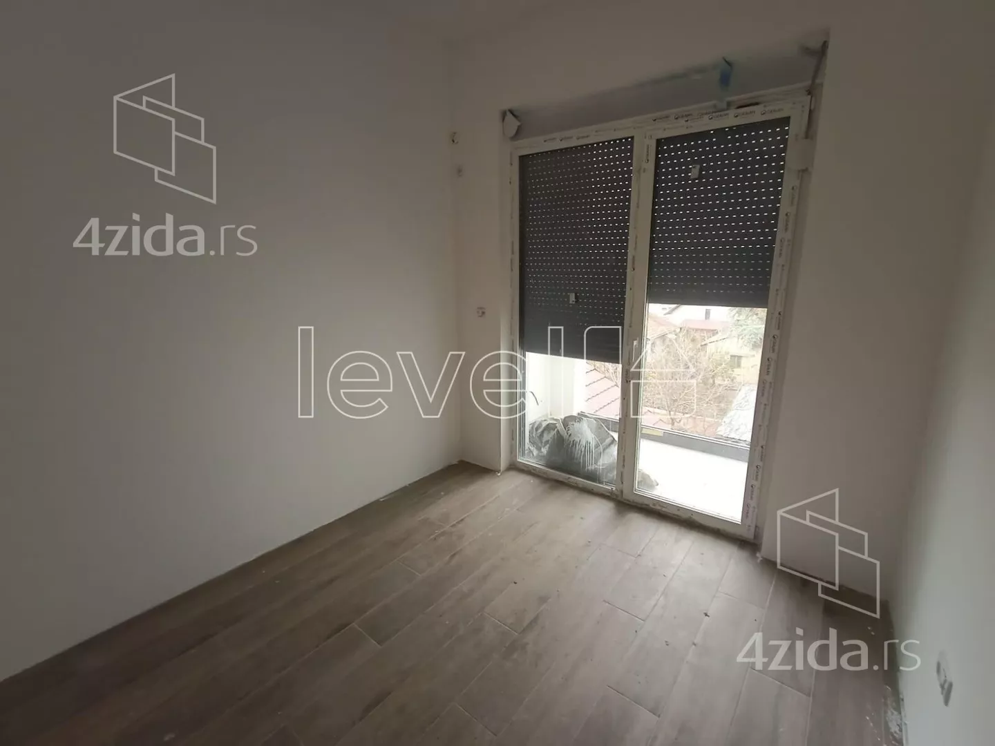 Troiposoban stan | 4zida