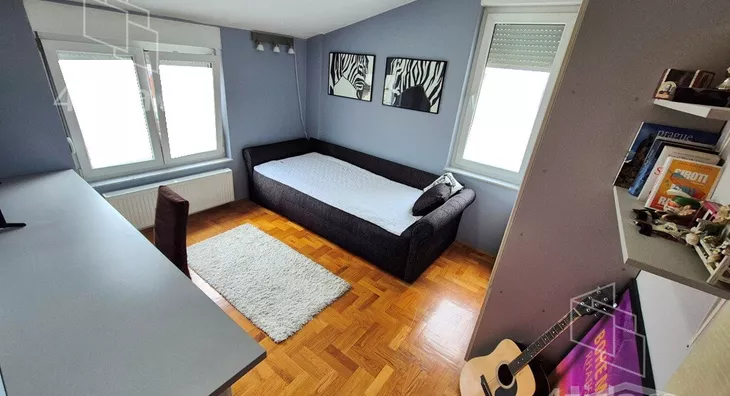 Šestosoban stan | 4zida