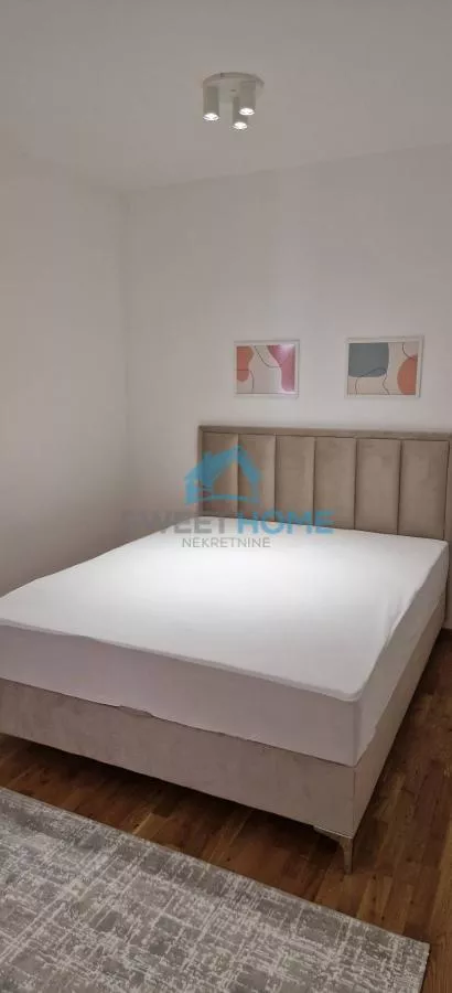 Dva bela goluba | 4zida.rs