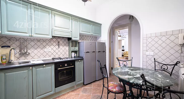 Troiposoban stan | 4zida