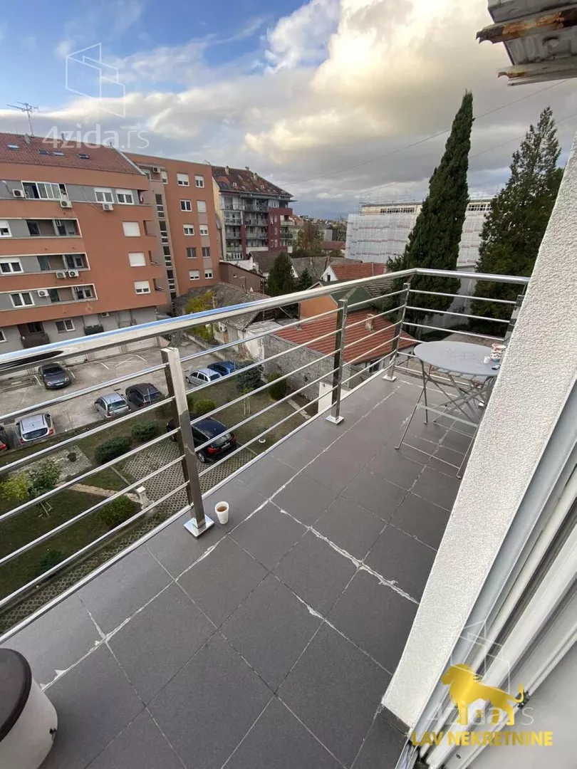 Troiposoban stan | 4zida