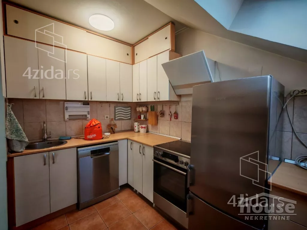 Petosoban stan | 4zida