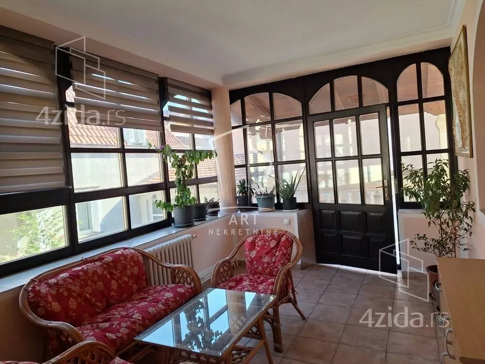 Petosoban stan | 4zida