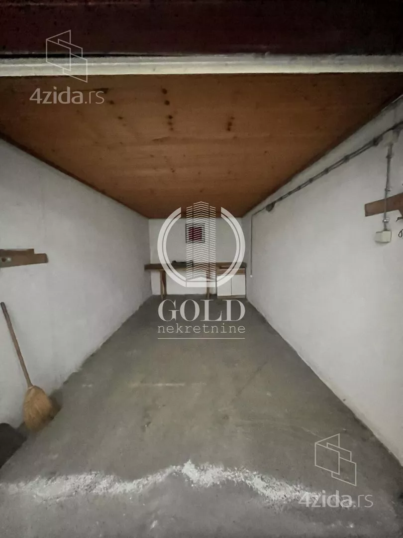 Garaža | 4zida