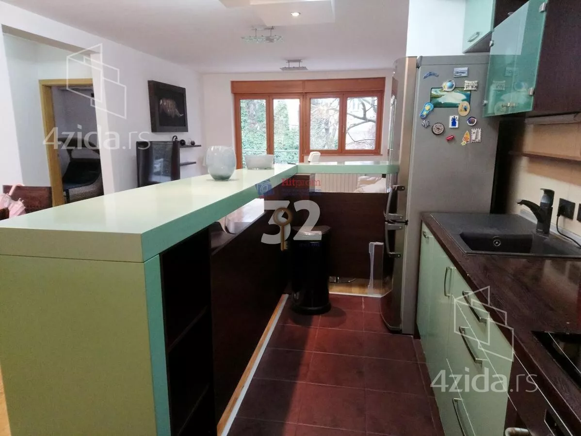 Troiposoban stan | 4zida