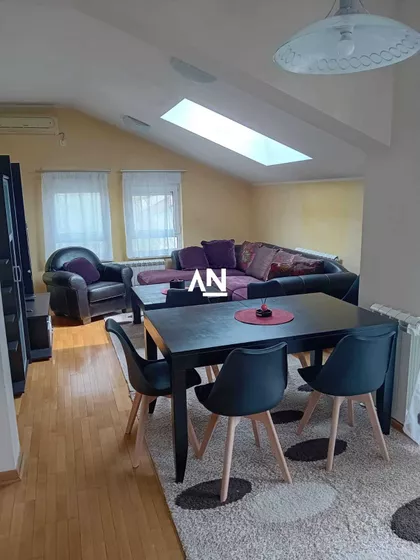 Miće Orlovića | 4zida.rs