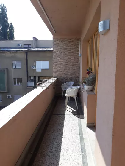 Obrenovićeva | 4zida.rs