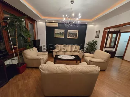 Ustanička | 4zida.rs