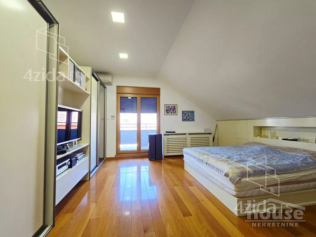 Sedmosoban stan | 4zida