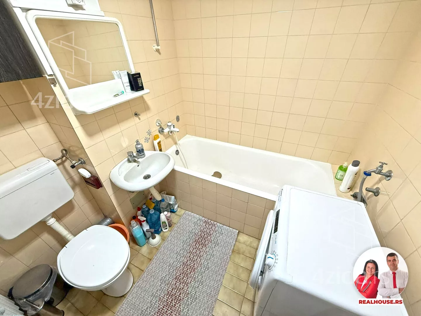 Jednoiposoban stan | 4zida