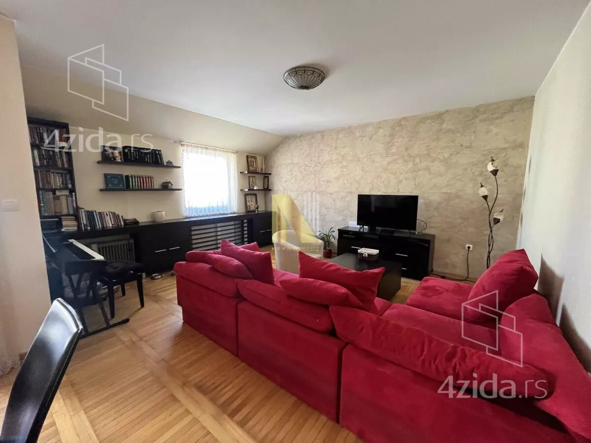 Petosoban stan | 4zida