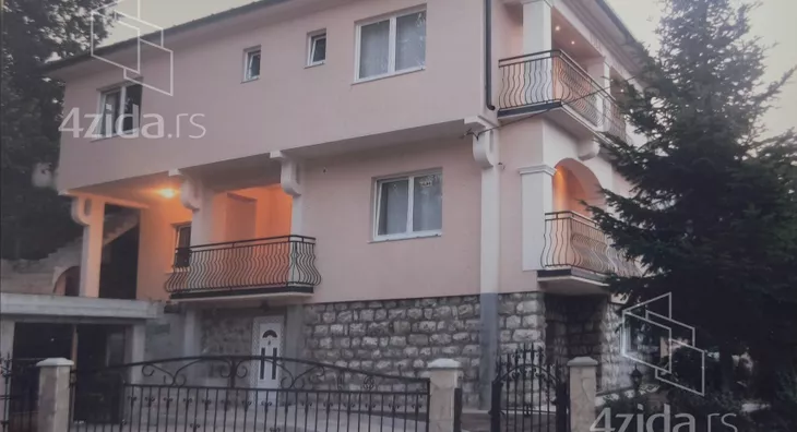 3-etažna kuća | 4zida