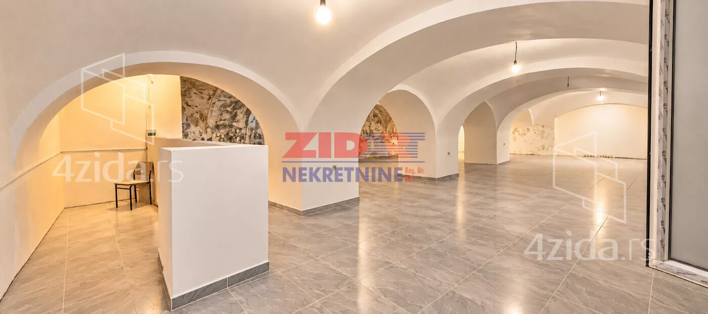 Коммерческое помещение · 300 m² · Zrenjanin